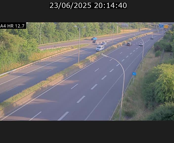 Traffic live webcam Luxembourg Esch sur Alzette - A4 - BK 12.7 - direction Esch-Belval