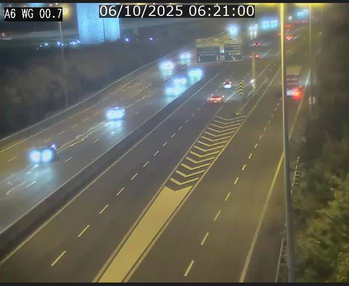Traffic live webcam Luxembourg Croix de Cessange - A6 - BK 0.7 - direction A3 France
