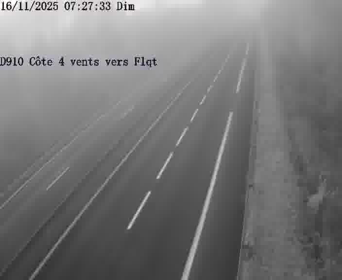 Webcam sur la D910 située dans la Côte des 4 vents. Vue orientée vers le haut de la côte, vers Faulquemont