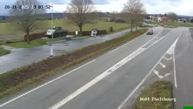 Webcam de surveillance sur D604 (France) à Phalsbourg, cadrée vers Phalsbourg, proposant une information routière utile aux déplacements quotidiens.