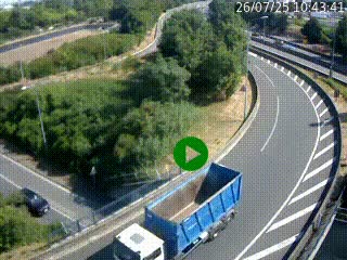 Caméra autoroute à la jonction entre l'A7 et la D301 (Boulevard urbain Sud de Lyon) à Feyzin, au sud de Lyon. Vue orientée vers Mions