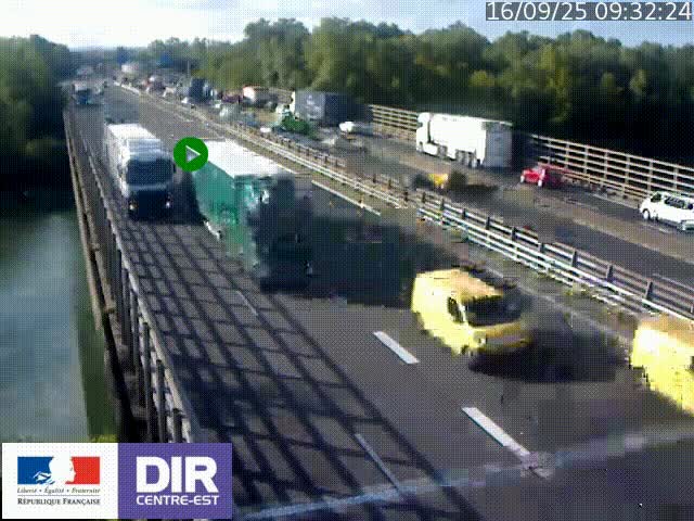 Caméra trafic à la jonction entre l'A46 (Rocade-est de Lyon) et l'A42 à hauteur de Vault-en-Velin en direction de Marseille