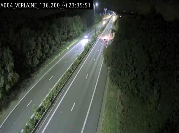 Webcam sur l'E411 à hauteur du pont surplombant la N40, à proximité de la sortie 26 Verlaine - Libramont-Chevigny. Vue orientée vers Namur