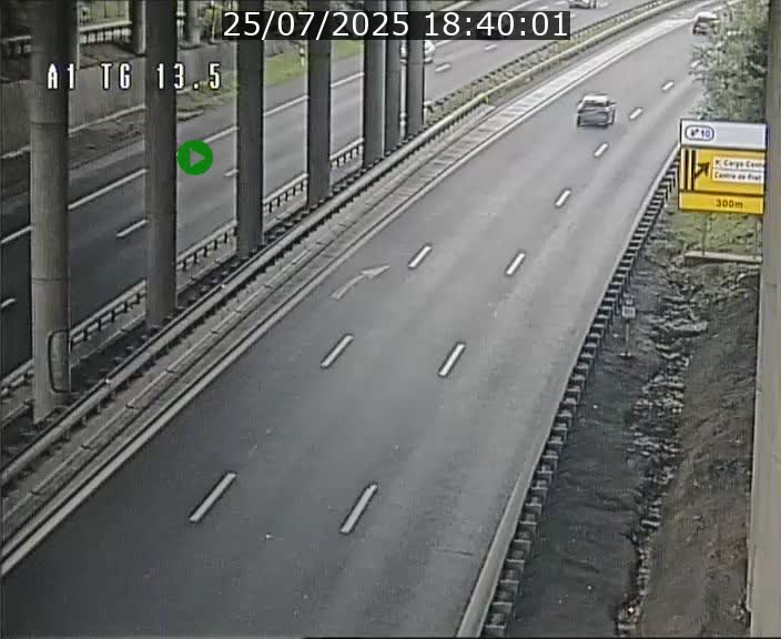 Traffic live webcam Luxembourg Senningen - A1 direction Luxembourg - BK 13.5