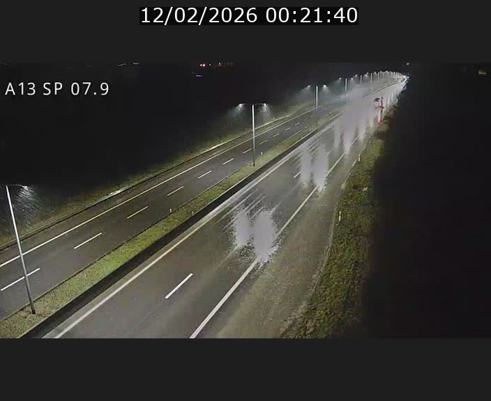 Traffic live webcam Luxembourg Jonction Lankelz - A13 direction Pétange - BK 7.9