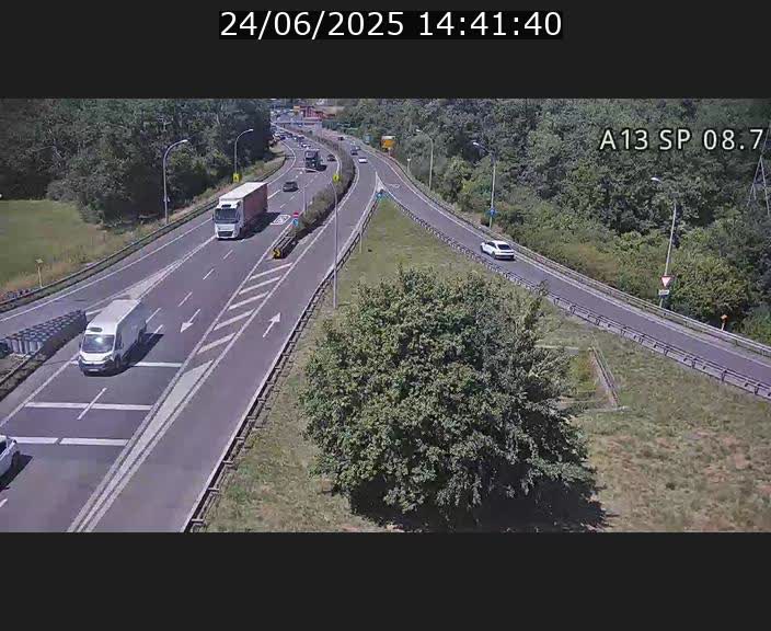 Traffic live webcam Luxembourg Jonction Lankelz - A13 direction Pétange - BK 8.7 