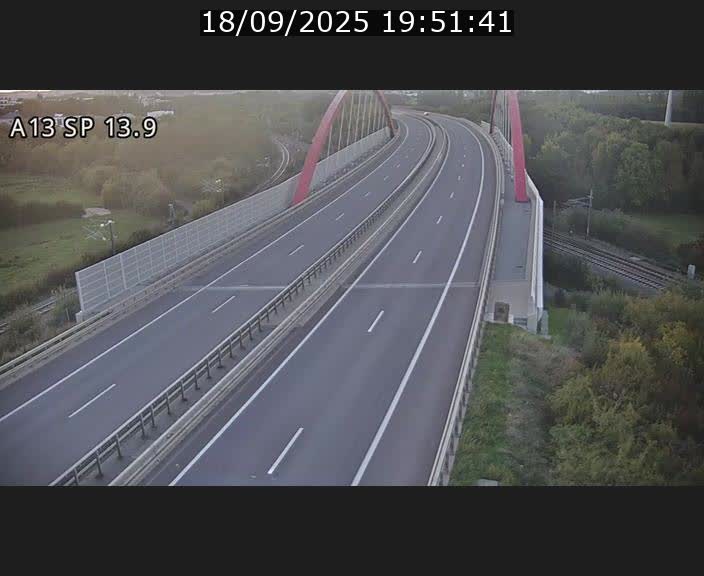 Traffic live webcam Luxembourg Kayl - A13 direction Esch-sur-Alzette/Luxembourg-ville - BK 13.9