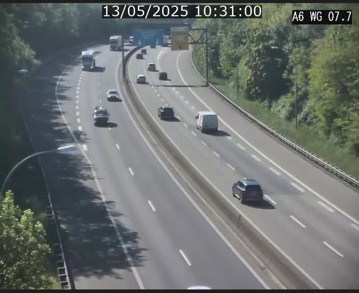 Traffic live webcam Luxembourg - Bridel - A6 - BK 7.7 - direction Belgique