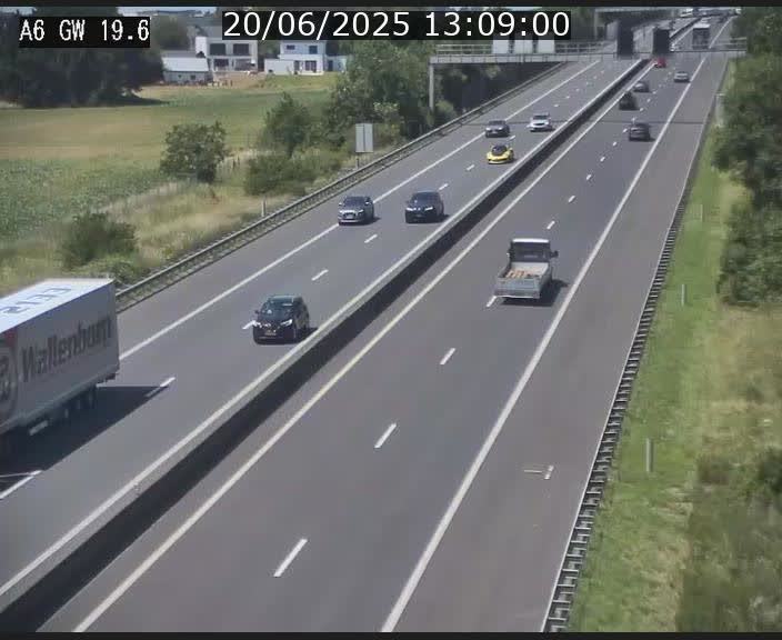 Traffic live webcam Luxembourg - Steinfort - A6 - BK 19.6 - direction Belgique