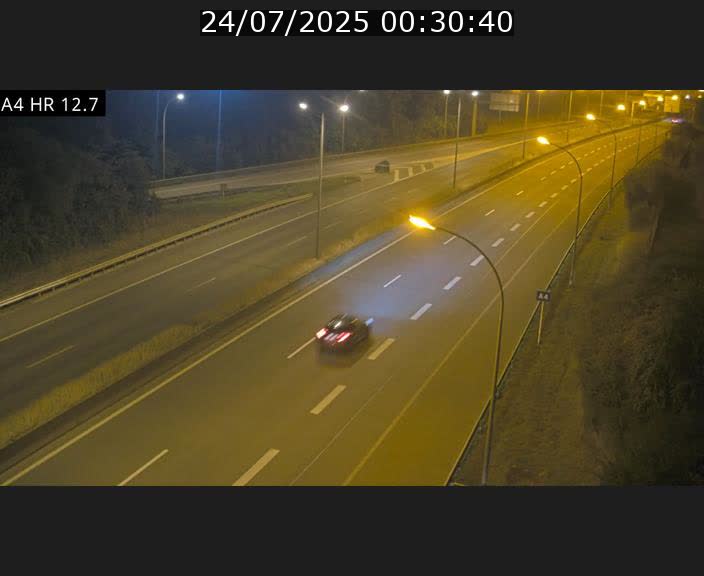 Traffic live webcam Luxembourg Esch sur Alzette - A4 - BK 12.7 - direction Esch-Belval