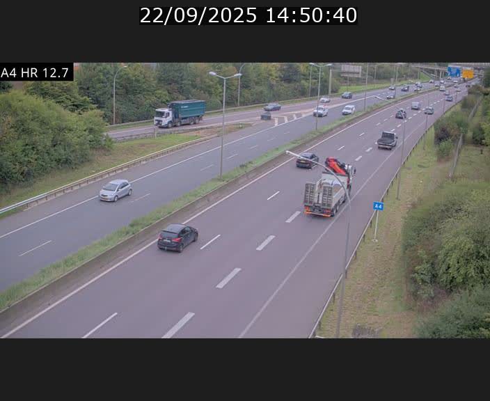Traffic live webcam Luxembourg Esch sur Alzette - A4 - BK 12.7 - direction Esch-Belval