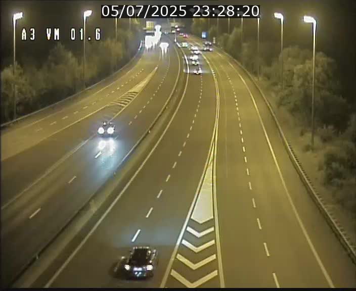 Traffic live webcam Luxembourg - Croix de Gasperich - A3 - BK 1.6 - direction France/Aire de Berchem