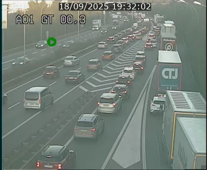 Traffic live webcam Luxembourg Croix de Gasperich - A1 direction Kirchberg - BK 0.3
