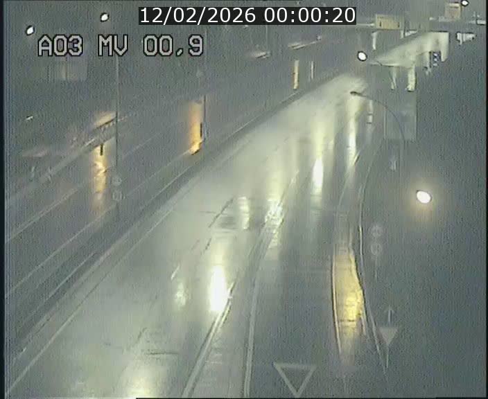 Traffic live webcam Luxembourg Croix de Gasperich - A3 - BK 0.4 - direction Luxembourg