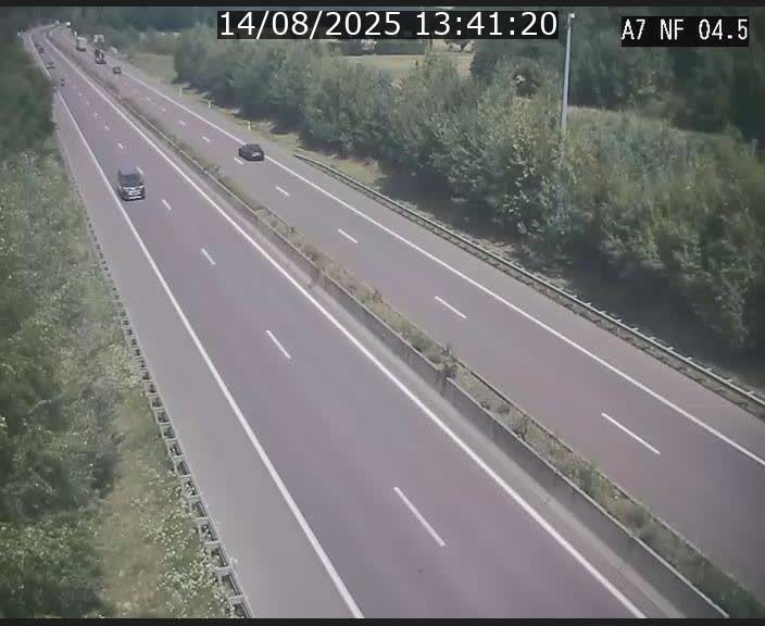 Caméra autoroute Luxembourg A7 - Passage à gibier Rëngelbour - direction Tunnel Grouft
