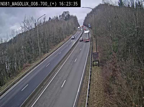 Webcam sur la N81 (E411) à hauteur de la jonction avec la N883. Vue orientée vers Longwy