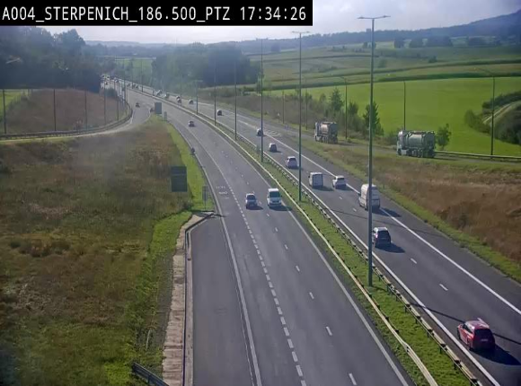 Webcam E411 à Sterpenich en Belgique près de la frontière du Luxembourg. Vue orientée vers Bruxelles