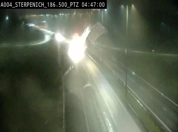 Webcam E411 à Sterpenich en Belgique près de la frontière du Luxembourg. Vue orientée vers Bruxelles