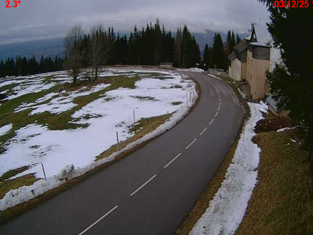 Webcam en haut du col du Ballon d'Alsace sur la D465 à 1075 mètres d'altitude dans les Vosges