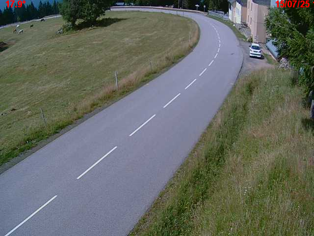 Webcam en haut du col du Ballon d'Alsace sur la D465 à 1075 mètres d'altitude dans les Vosges