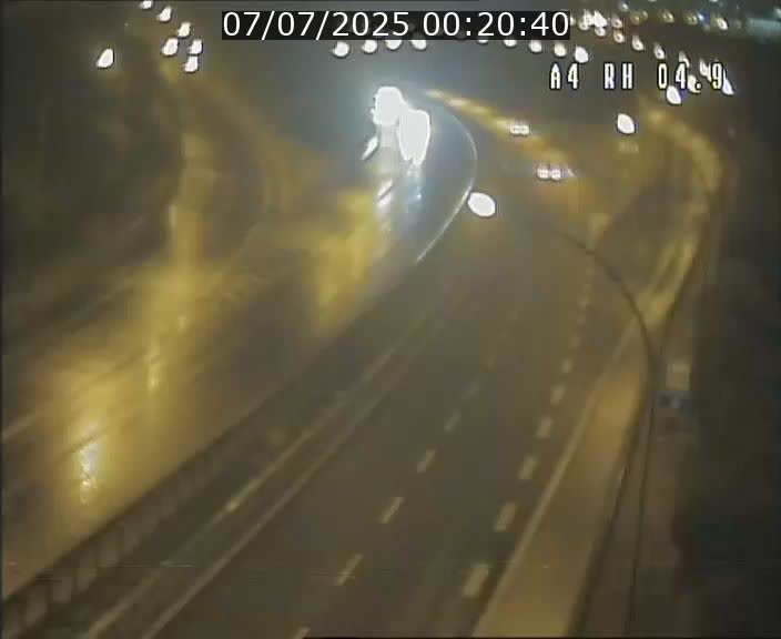 Traffic live webcam Luxembourg Leudelange - A4 - BK 4.9 - direction Luxembourg
