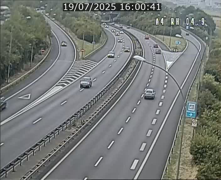 Traffic live webcam Luxembourg Leudelange - A4 - BK 4.9 - direction Luxembourg