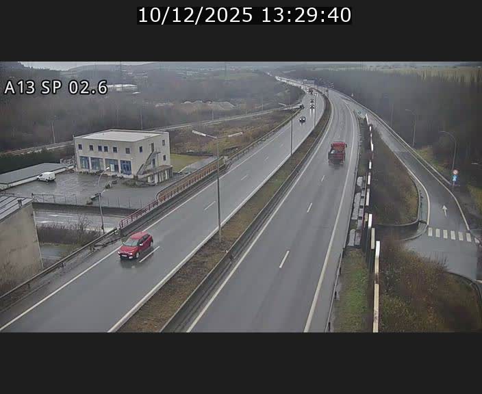 Traffic live webcam Luxembourg Sanem - A13 direction Pétange - BK 2.6