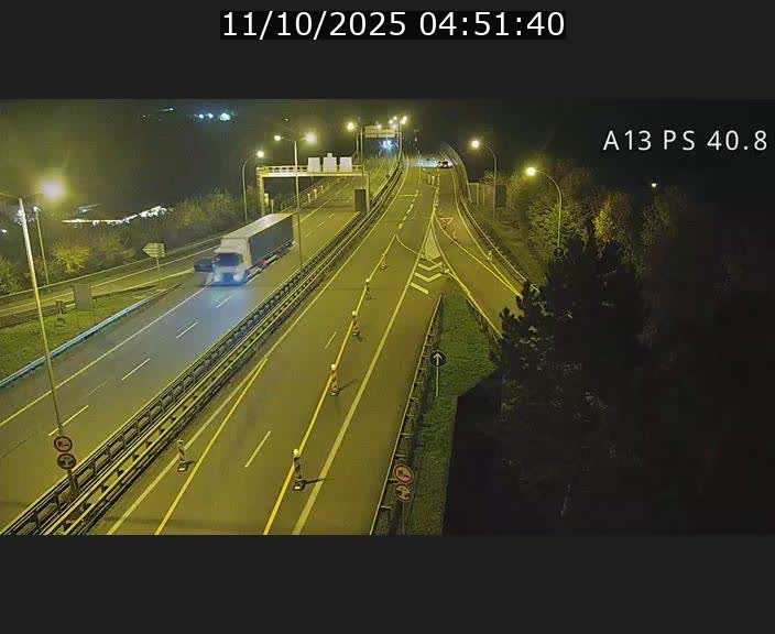 Webcam autoroute A13 à la sortie est du tunnel Markusbierg à Schengen. Vue sur le pont de la Moselle, vers l'Allemagne