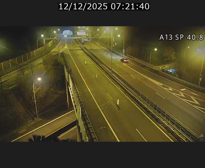 Webcam avec vue sur l'entrée côté allemand du tunnel Markusbierg à Schengen. Vue orientée vers le tunnel et Bettembourg