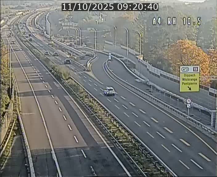 Traffic live webcam Luxembourg Pontpierre - A4 - BK 10.5 - direction Luxembourg