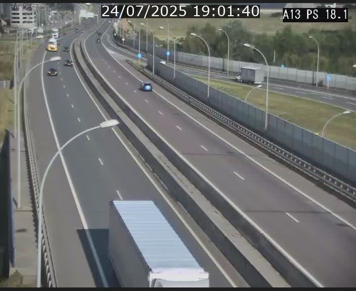Traffic live webcam Luxembourg Dudelange - A13 direction Croix de Bettembourg - BK 18.1