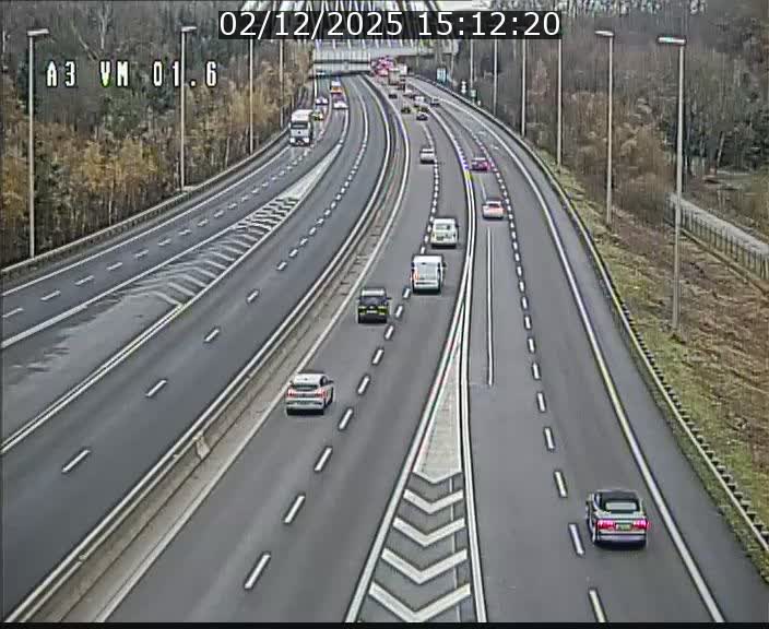 Traffic live webcam Luxembourg - Croix de Gasperich - A3 - BK 1.6 - direction France/Aire de Berchem