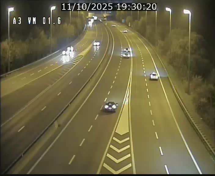 Traffic live webcam Luxembourg - Croix de Gasperich - A3 - BK 1.6 - direction France/Aire de Berchem