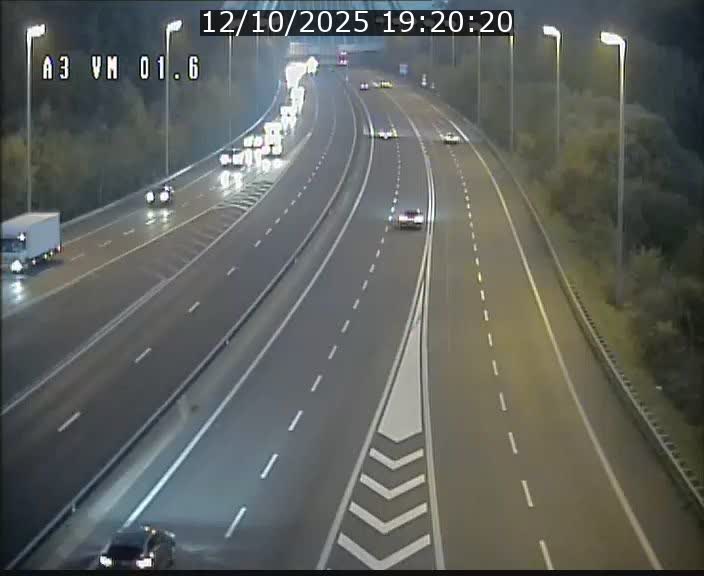 Traffic live webcam Luxembourg - Croix de Gasperich - A3 - BK 1.6 - direction France/Aire de Berchem