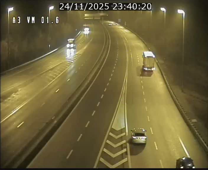 Traffic live webcam Luxembourg - Croix de Gasperich - A3 - BK 1.6 - direction France/Aire de Berchem