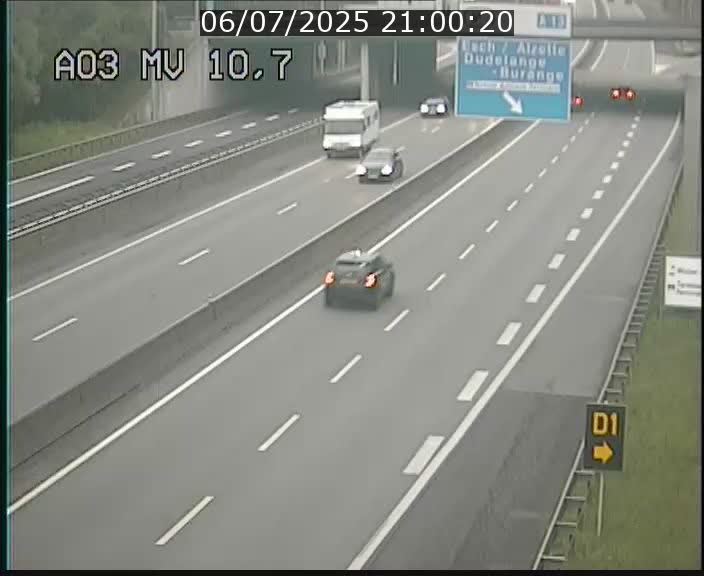 Traffic live webcam Luxembourg Croix de Bettembourg - A3 - BK 10.7 - direction France