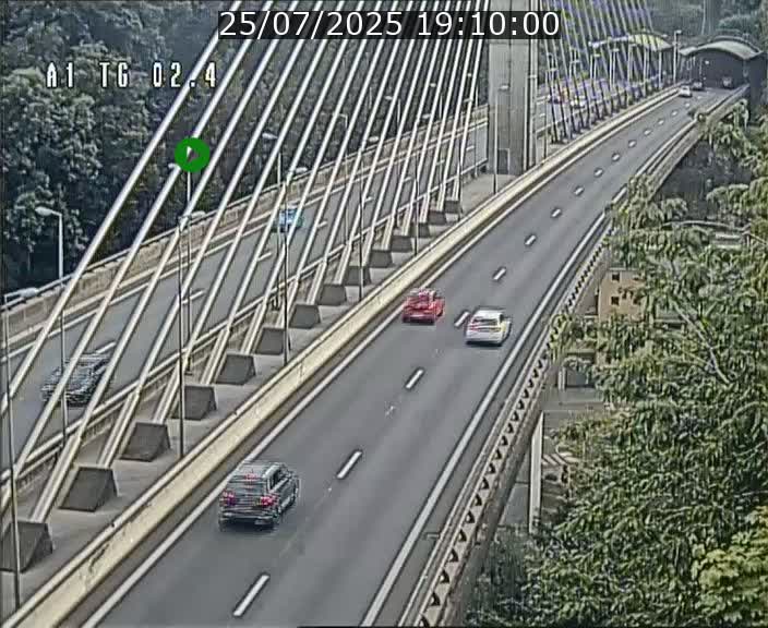 Traffic live webcam Luxembourg Sandweiler - A1 direction Luxembourg-ville - BK 2.4