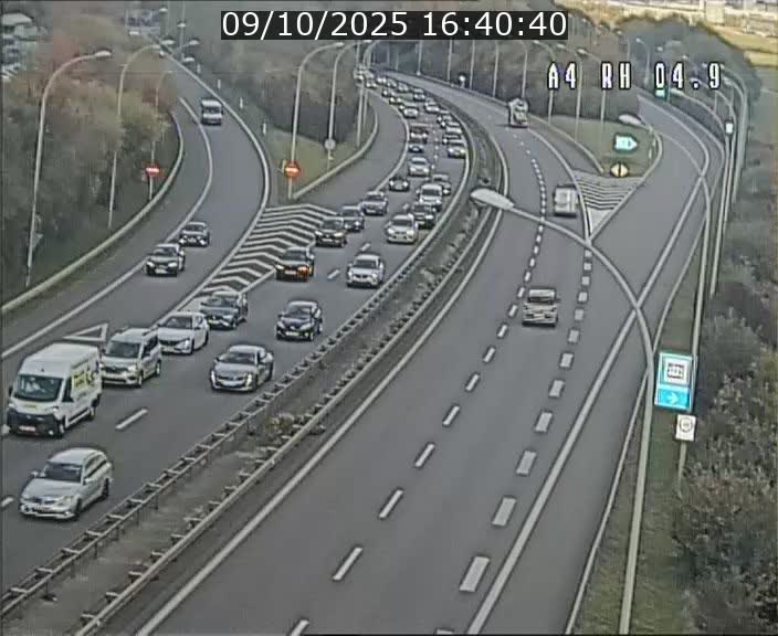 Traffic live webcam Luxembourg Leudelange - A4 - BK 4.9 - direction Luxembourg