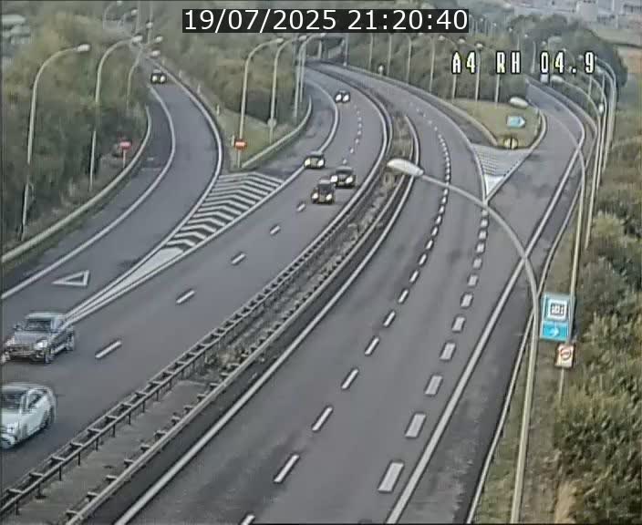 Traffic live webcam Luxembourg Leudelange - A4 - BK 4.9 - direction Luxembourg