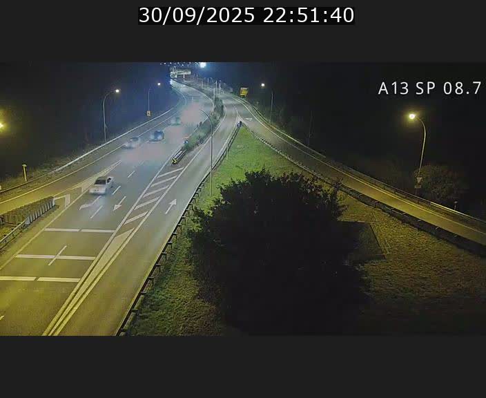 Traffic live webcam Luxembourg Jonction Lankelz - A13 direction Pétange - BK 8.7 