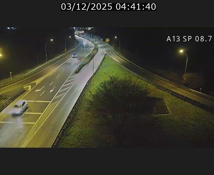 Traffic live webcam Luxembourg Jonction Lankelz - A13 direction Pétange - BK 8.7