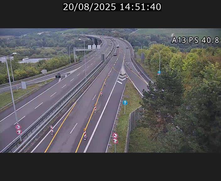 Webcam autoroute A13 à la sortie est du tunnel Markusbierg à Schengen. Vue sur le pont de la Moselle, vers l'Allemagne