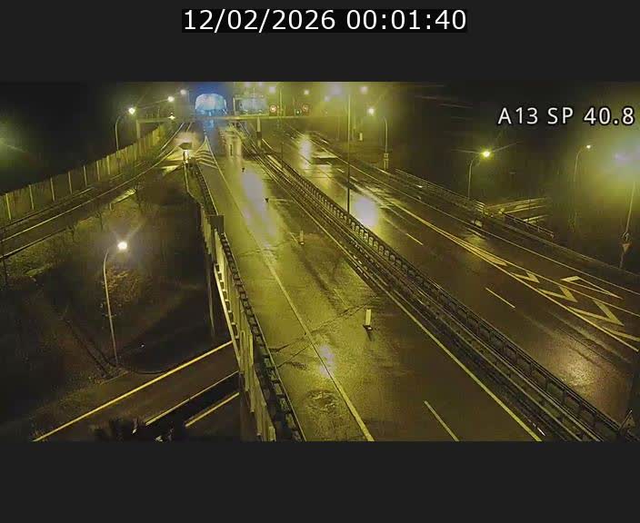 Webcam avec vue sur l'entrée côté allemand du tunnel Markusbierg à Schengen. Vue orientée vers le tunnel et Bettembourg