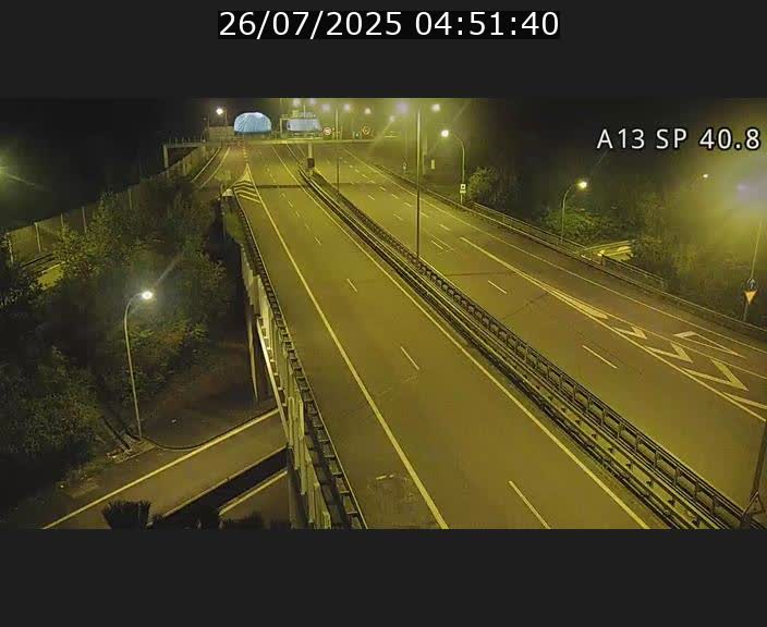 Webcam avec vue sur l'entrée côté allemand du tunnel Markusbierg à Schengen. Vue orientée vers le tunnel et Bettembourg