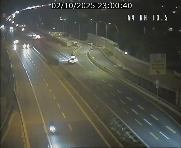 Traffic live webcam Luxembourg Pontpierre - A4 - BK 10.5 - direction Luxembourg