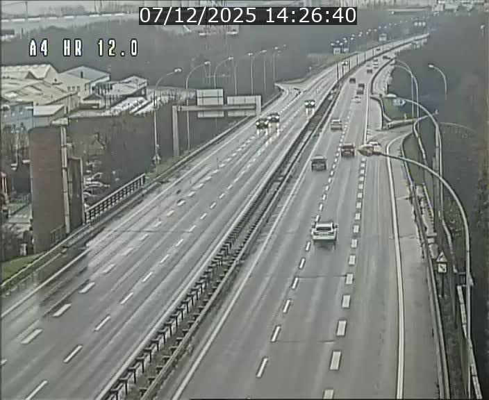 Traffic live webcam Luxembourg Jonction Foetz - A4 - BK 12.0 - direction Esch sur Alzette