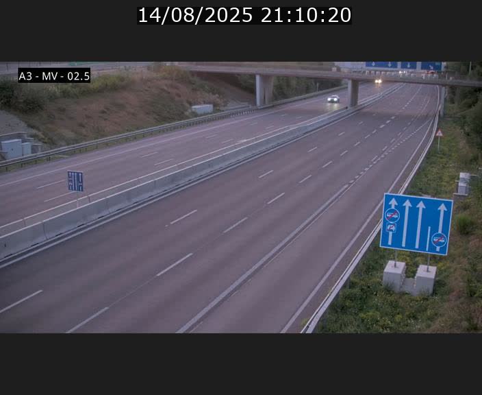 Webcam autoroute A3 au Luxembourg à proximité de la Croix de Gasperich. Vue orientée vers Luxembourg