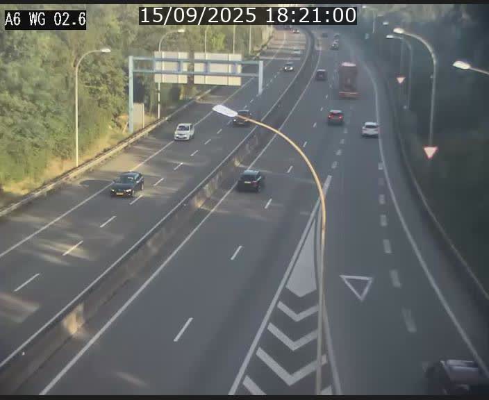 Traffic live webcam Luxembourg Croix de Cessange - A6 - BK 2.6 - direction France/Allemagne