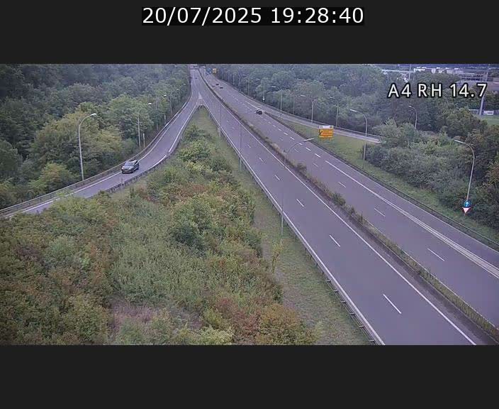 Traffic live webcam Luxembourg Jonction Lankelz - A4 - BK 14.7 - direction Luxembourg