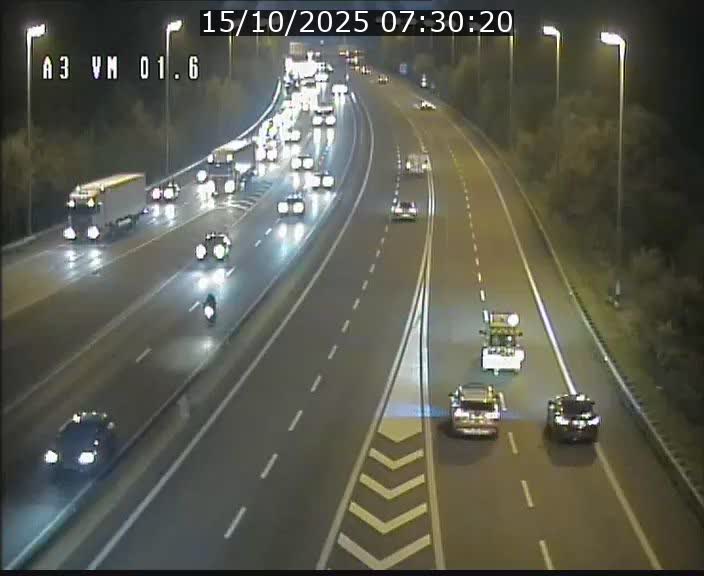 Traffic live webcam Luxembourg - Croix de Gasperich - A3 - BK 1.6 - direction France/Aire de Berchem